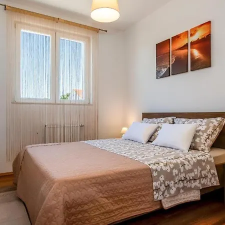 Family Friendly House With A Swimming Pool Vrpolje, - 24345 Dom wakacyjny Szybenik