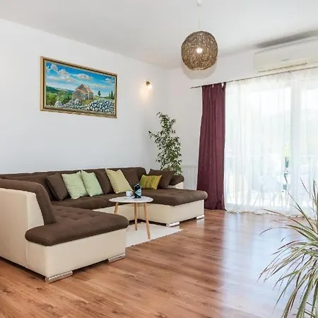 Family Friendly House With A Swimming Pool Vrpolje, - 24345 Tatil Evi