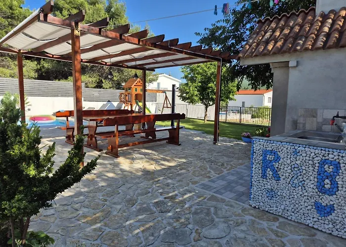 Family Friendly House With A Swimming Pool Vrpolje, - 24345 Sibenik