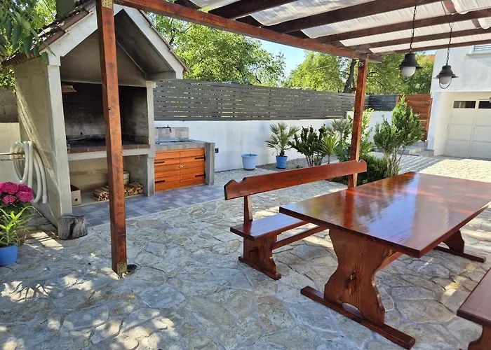 Family Friendly House With A Swimming Pool Vrpolje, - 24345 * Sibenik